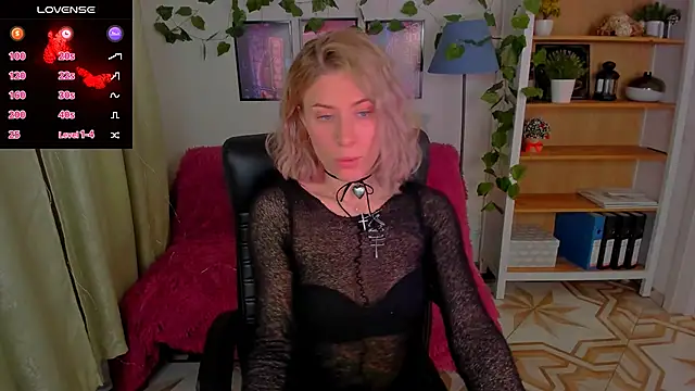 MaraCooperrr online show from 25, 1, 2025