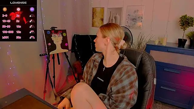 MaraCooperrr online show from 8, 3, 2025