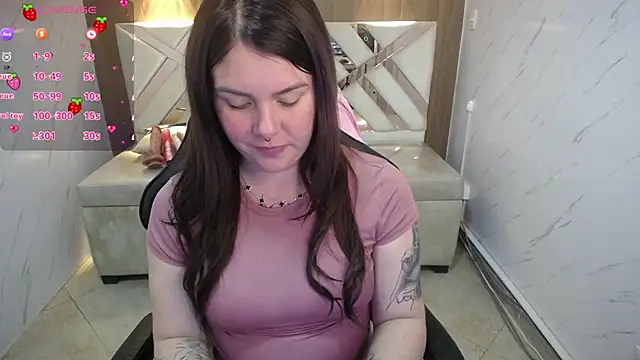 Snapshot of Paula_b_ chatting on 2, 10, 2025 Paula b online show from 2, 10, 2025