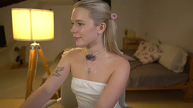 LexieLoree online show from 13, 11, 2025