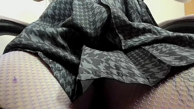 paula kawaiifu  online show from 5, 11, 2025