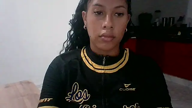 Snapshot of Kitra_New chatting on 1, 10, 2025 Kitra New online show from 1, 10, 2025
