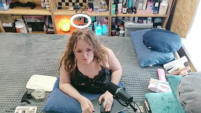 MiniNatalie online show from 4, 4, 2026