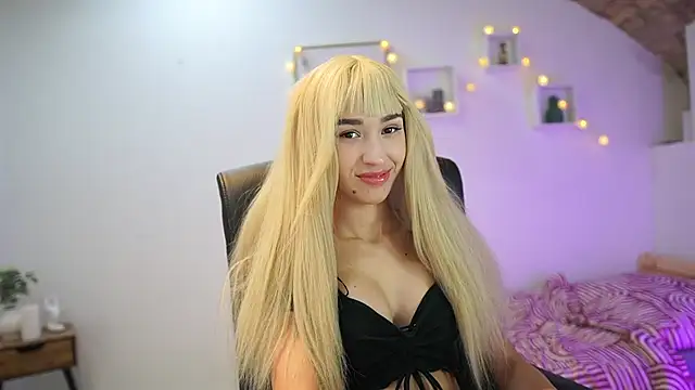 Snapshot of Amai__Liu chatting on 19, 10, 2025 Amai Liu online show from 19, 10, 2025