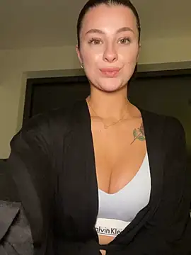 Mia-Minou online show from 2, 2, 2026