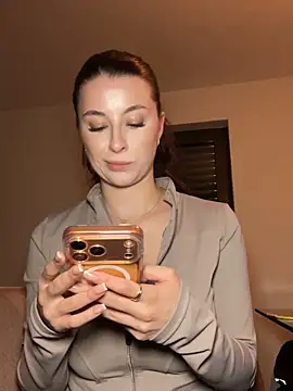 Mia-Minou online show from 3, 3, 2026