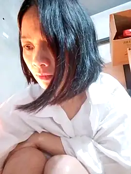 Snapshot of Aninyin22 chatting on 5, 2, 2025 Aninyin22 online show from 5, 2, 2025
