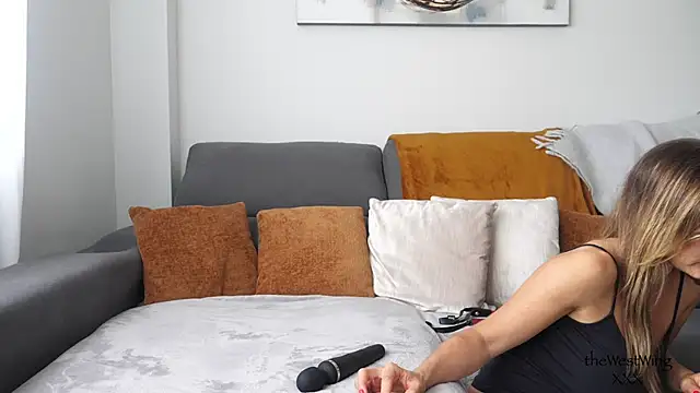 Snapshot of thewestwingxxxxx chatting on 22, 3, 2025 thewestwingxxxxx online show from 22, 3, 2025