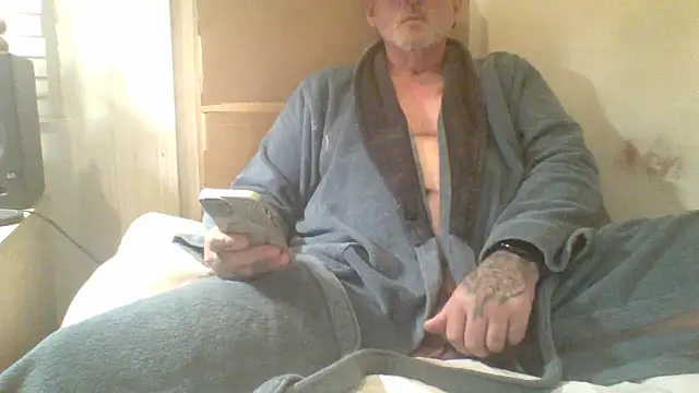 Snapshot of oldenglishguy chatting on 13, 10, 2025 oldenglishguy online show from 13, 10, 2025