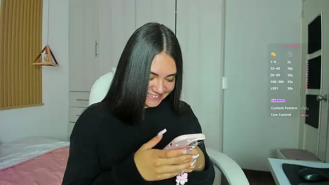 mia nevaeh online show from 12, 10, 2025