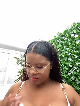 Snapshot of antonella_19x chatting on 4, 12, 2024 antonella 19x online show from 4, 12, 2024