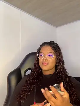 Snapshot of antonella_19x chatting on 14, 12, 2024 antonella 19x online show from 14, 12, 2024