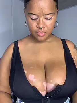 Snapshot of antonella_19x chatting on 23, 12, 2024 antonella 19x online show from 23, 12, 2024