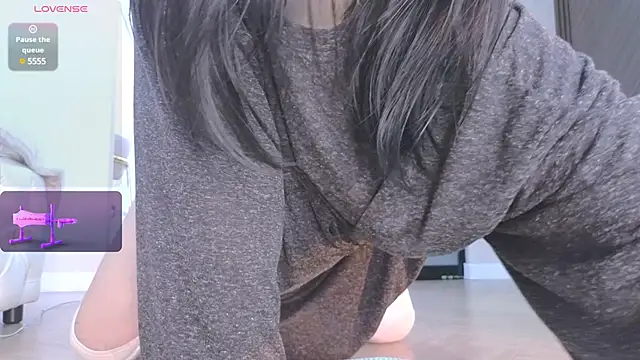 Snapshot of Ake_Mi chatting on 1, 3, 2025 Ake Mi online show from 1, 3, 2025