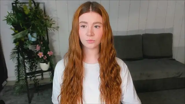 Freckle Diyana online show from 27, 2, 2025