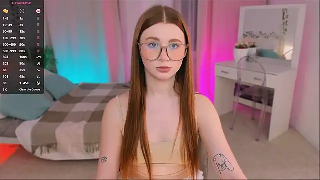 Freckle Diyana online show from 22, 3, 2025