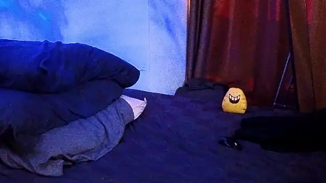 Snapshot of LuvNuk chatting on 15, 1, 2025 LuvNuk online show from 15, 1, 2025