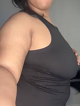 Snapshot of MissAriisback chatting on 11, 9, 2025 MissAriisback online show from 11, 9, 2025