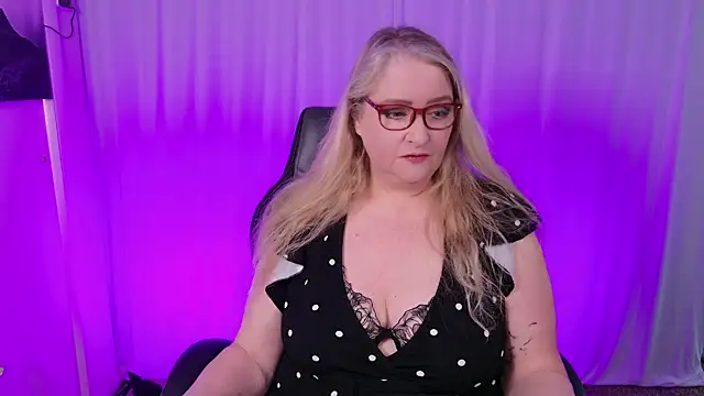 KatDSinclair online show from 3, 2, 2025