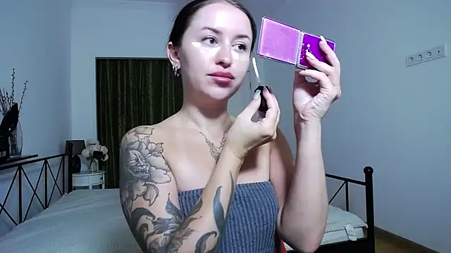 Snapshot of VioletCatt chatting on 13, 9, 2025 VioletCatt online show from 13, 9, 2025