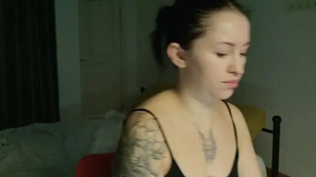 Snapshot of VioletCatt chatting on 27, 10, 2025 VioletCatt online show from 27, 10, 2025