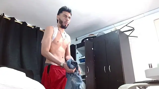 Snapshot of badanyboy chatting on 4, 12, 2025 badanyboy online show from 4, 12, 2025