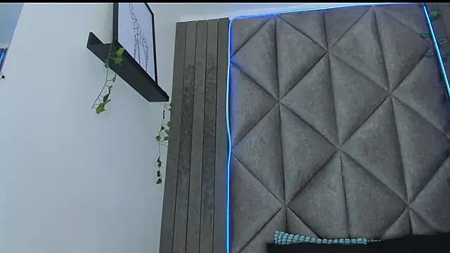 Snapshot of AmyPalmmer chatting on 8, 11, 2025 AmyPalmmer online show from 8, 11, 2025