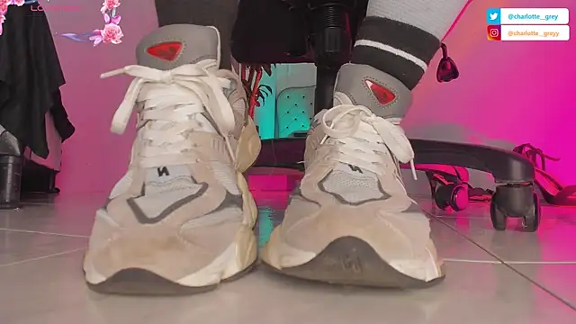 charlotte  grey online show from 18, 10, 2025