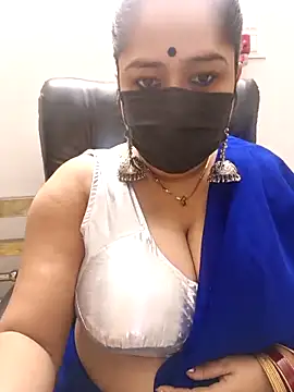 Snapshot of hot_bhabi_kolkata chatting on 10, 4, 2026 hot bhabi kolkata online show from 10, 4, 2026