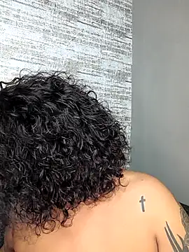 Snapshot of ExclusiveLeexx chatting on 12, 2, 2025 ExclusiveLeexx online show from 12, 2, 2025