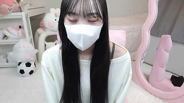 Snapshot of momo_room chatting on 16, 12, 2024 momo room online show from 16, 12, 2024