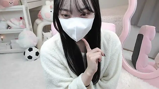 Snapshot of momo_room chatting on 19, 12, 2024 momo room online show from 19, 12, 2024