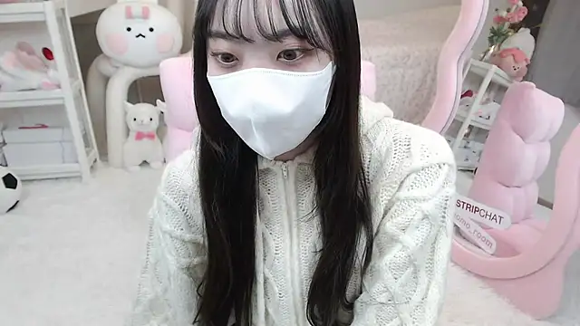 Snapshot of momo_room chatting on 12, 1, 2025 momo room online show from 12, 1, 2025
