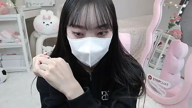 Snapshot of momo_room chatting on 19, 1, 2025 momo room online show from 19, 1, 2025