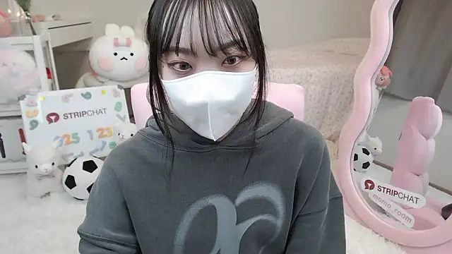 Snapshot of momo_room chatting on 23, 1, 2025 momo room online show from 23, 1, 2025