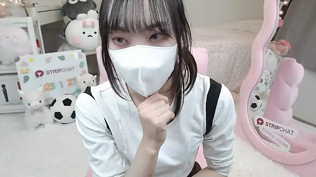 Snapshot of momo_room chatting on 27, 1, 2025 momo room online show from 27, 1, 2025