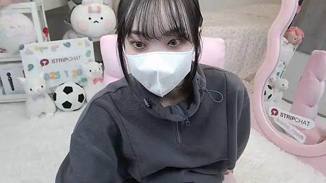 Snapshot of momo_room chatting on 30, 1, 2025 momo room online show from 30, 1, 2025