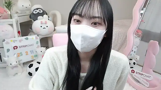 Snapshot of momo_room chatting on 11, 2, 2025 momo room online show from 11, 2, 2025