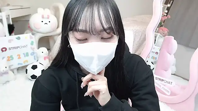 Snapshot of momo_room chatting on 20, 2, 2025 momo room online show from 20, 2, 2025