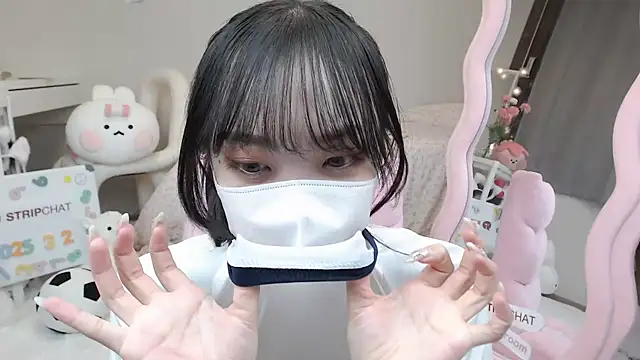 Snapshot of momo_room chatting on 2, 3, 2025 momo room online show from 2, 3, 2025