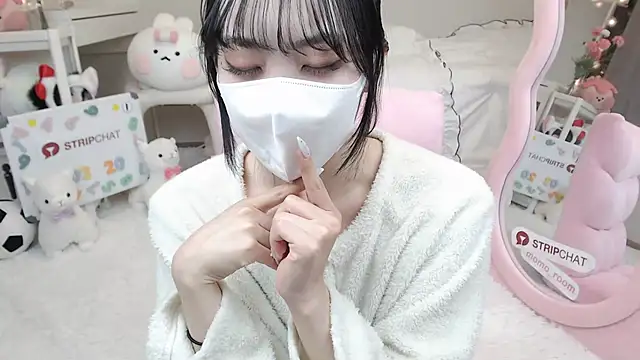 Snapshot of momo_room chatting on 20, 3, 2025 momo room online show from 20, 3, 2025