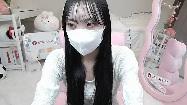 Snapshot of momo_room chatting on 22, 3, 2025 momo room online show from 22, 3, 2025
