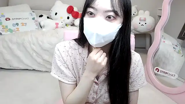Snapshot of momo_room chatting on 26, 9, 2025 momo room online show from 26, 9, 2025