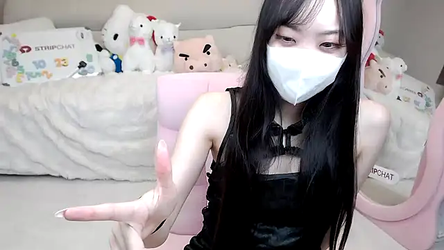 Snapshot of momo_room chatting on 23, 10, 2025 momo room online show from 23, 10, 2025