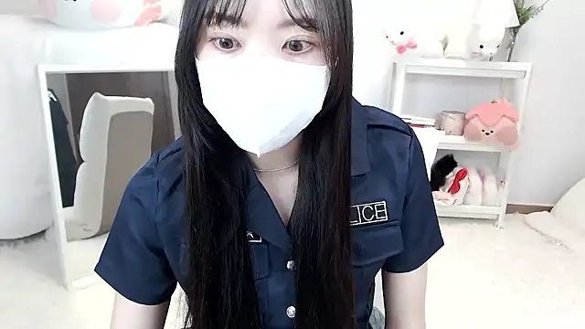 Snapshot of momo_room chatting on 17, 5, 2026 momo room online show from 17, 5, 2026
