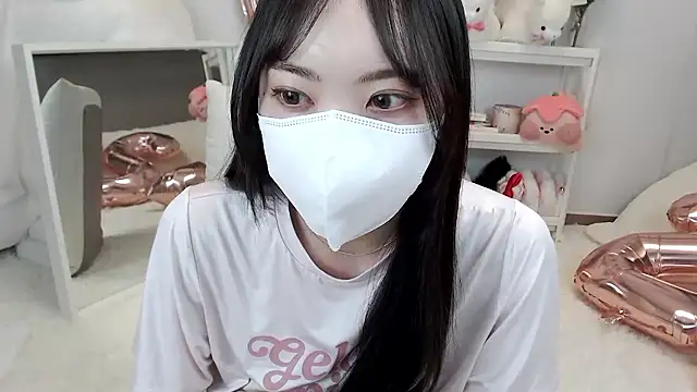 Snapshot of momo_room chatting on 24, 5, 2026 momo room online show from 24, 5, 2026