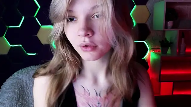 Snapshot of LitaBrom chatting on 25, 12, 2024 LitaBrom online show from 25, 12, 2024