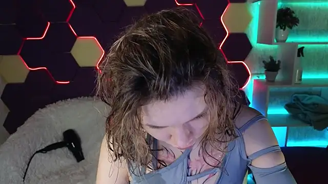 Snapshot of LitaBrom chatting on 6, 1, 2025 LitaBrom online show from 6, 1, 2025