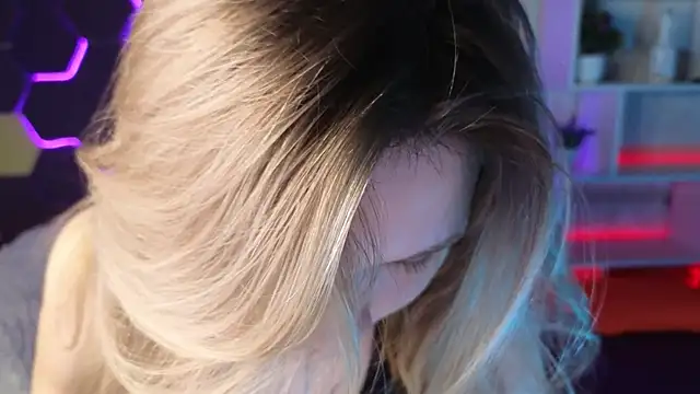 Snapshot of LitaBrom chatting on 21, 1, 2025 LitaBrom online show from 21, 1, 2025