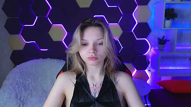 Snapshot of LitaBrom chatting on 23, 1, 2025 LitaBrom online show from 23, 1, 2025